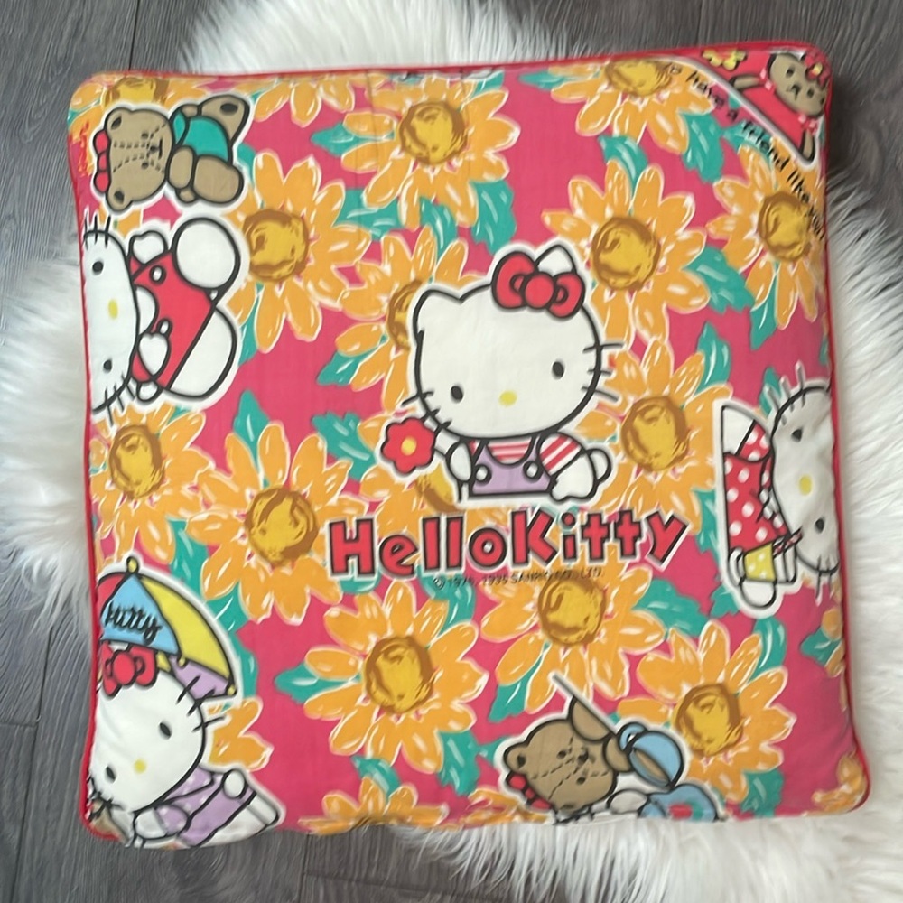 Vintage 1995 Sanrio HELLO KITTY FACE Flowers 19” pink Square cushion pillow